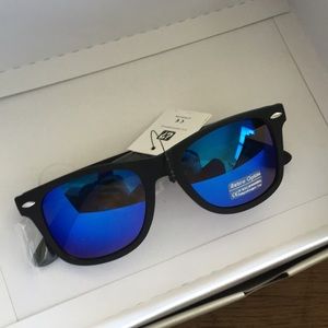 BNWT Matte Black Wayfarer Sunglasses